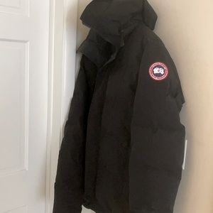 It’s almost new, a present to my boyfriend who doesn’t deserve it anymore :)